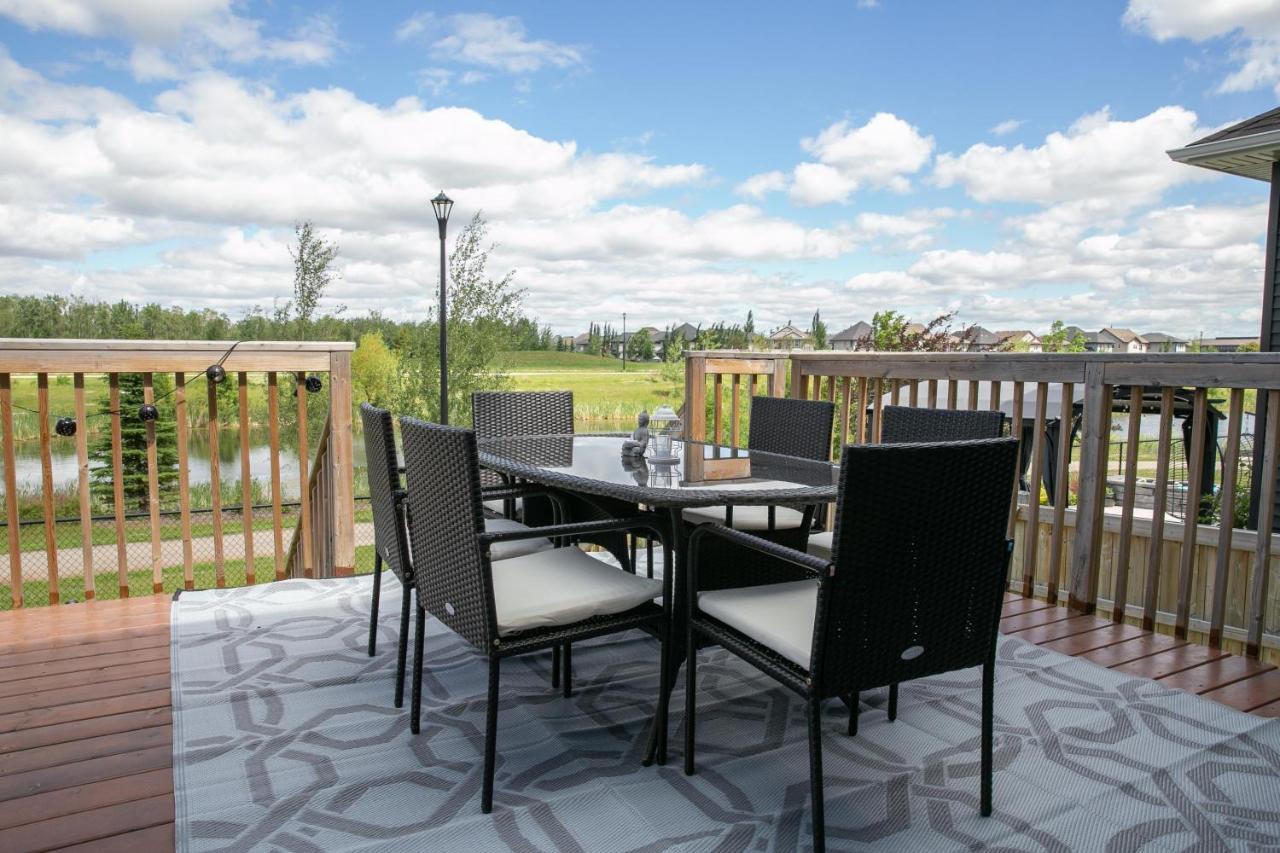 Lakeview Luxury Home - Double Garage Parking - Foosball Table - King Beds - Fast Wi-Fi -Free Netflix Edmonton Exterior foto